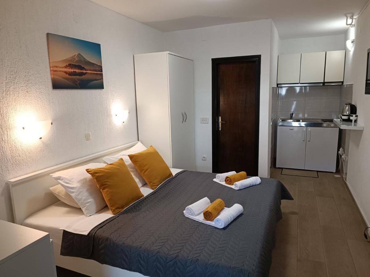 Apartments Mira Krk Krk Town Exterior photo