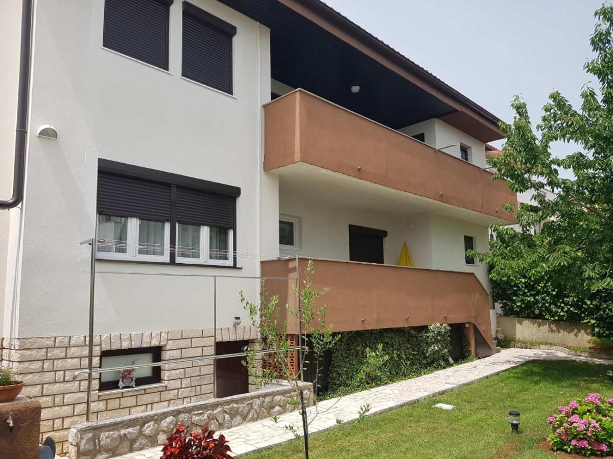Apartments Mira Krk Krk Town Exterior photo